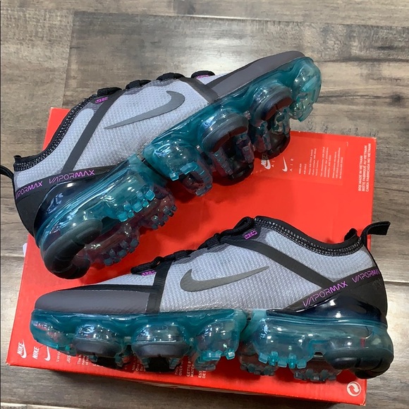 NIKE AIR VAPORMAX 2019 (GS) - Picture 12 of 16